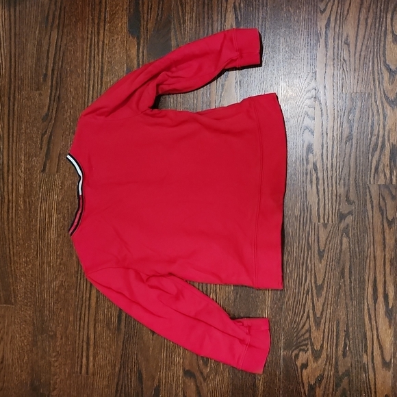 TH sweater - Picture 2 of 5